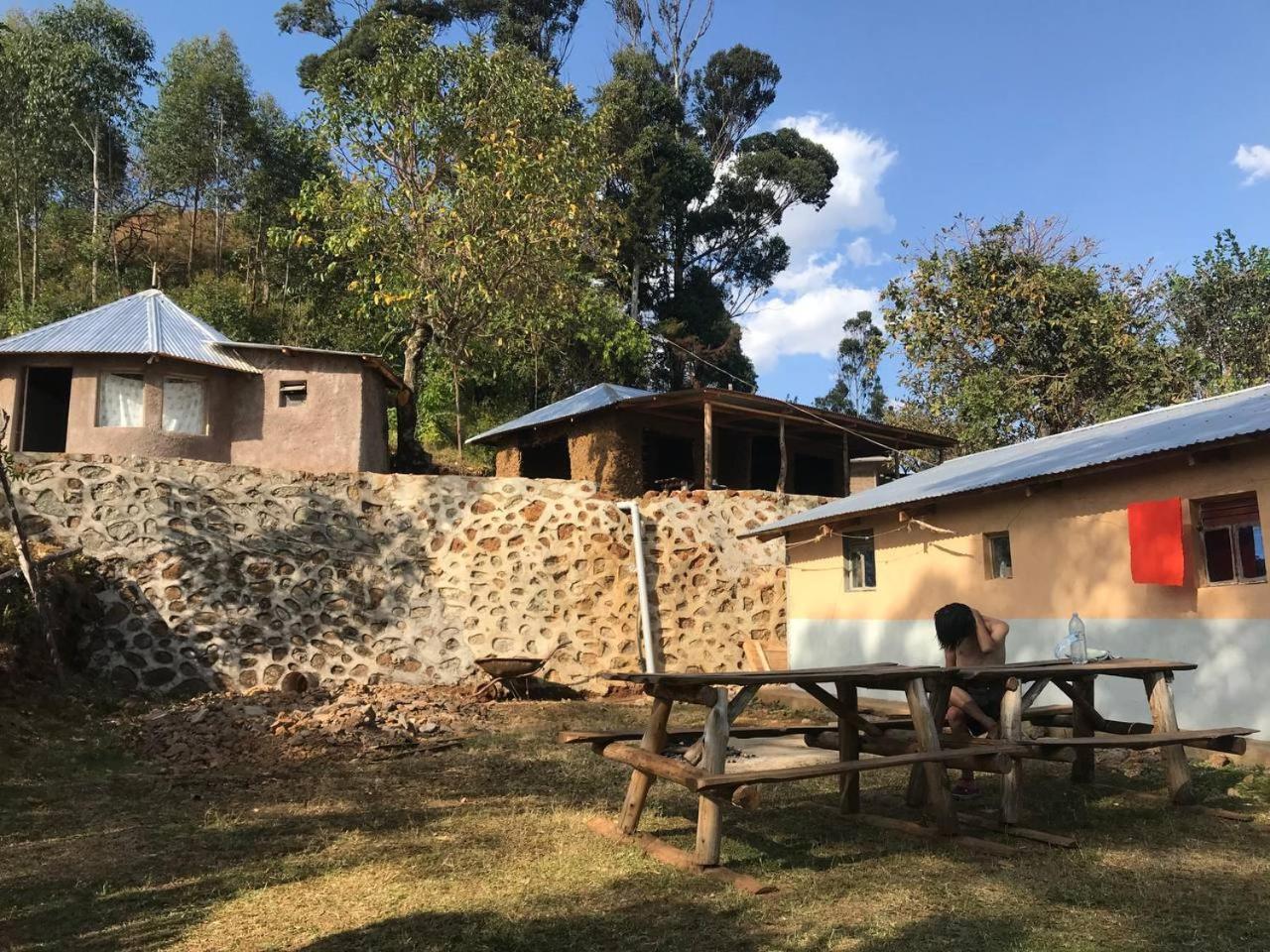 Апартаменты Sipi Backpackers Kapchorwa Экстерьер фото